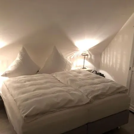 Reetdachhaus Seasons Mit Kamin & Sauna *